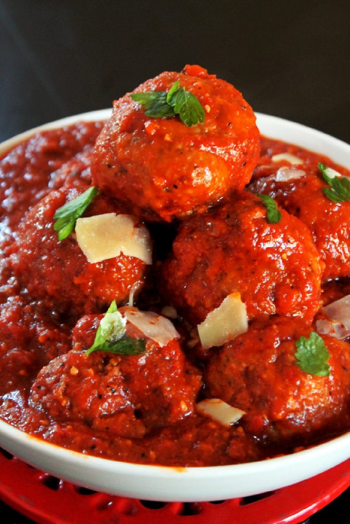 Meatballs with Red Sauce (6) Creole Contessa